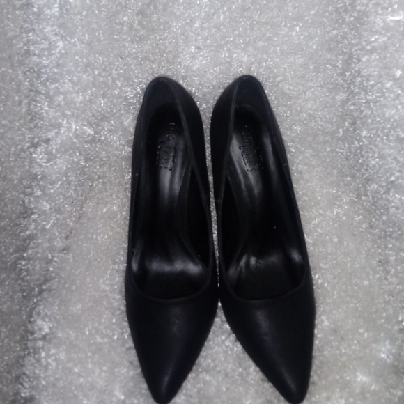 Heels - Picture 1 of 3